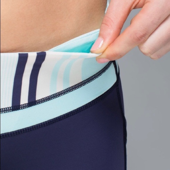 LULULEMON RUN A MARATHON CROP II, Size 4 - Picture 4 of 13